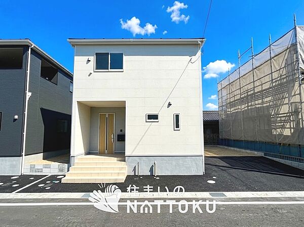 現地写真（街並み）
全２邸
駐車２台可能

