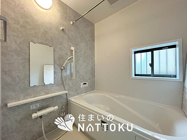 現地写真(浴室)
浴室暖房乾燥機付き。1坪タイプで広々です。