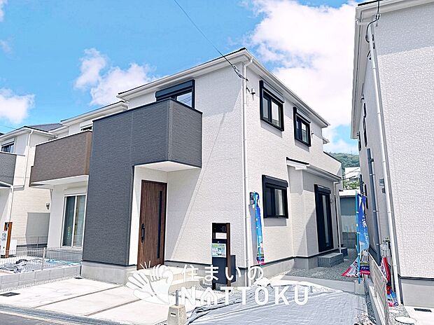 【現地写真（外観）【３号地】】軽くて火災に強い屋根材を採用し、地震時の建物への負担や揺れを軽減しています。