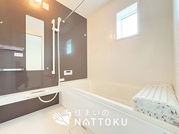 【現地写真(浴室)】浴室暖房乾燥機付き。1坪タイプで広々です。