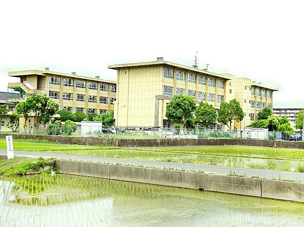 京田辺市立培良中学校（約840m）