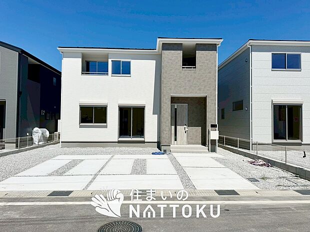 【現地写真（外観）【５-３号地】】軽くて火災に強い屋根材を採用し、地震時の建物への負担や揺れを軽減しています。