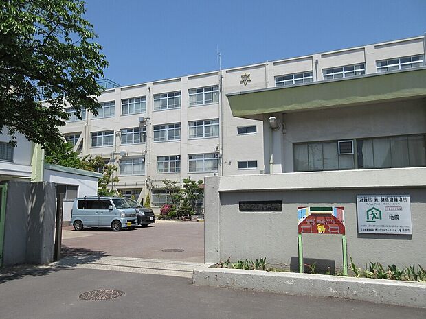 高槻市立第七中学校（約1,800m）