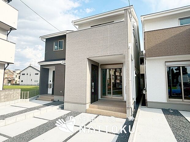 【現地写真（外観）【１１号地】】お引渡し後も無償の定期点検を行っており、暮らしの安心をお届けしています。