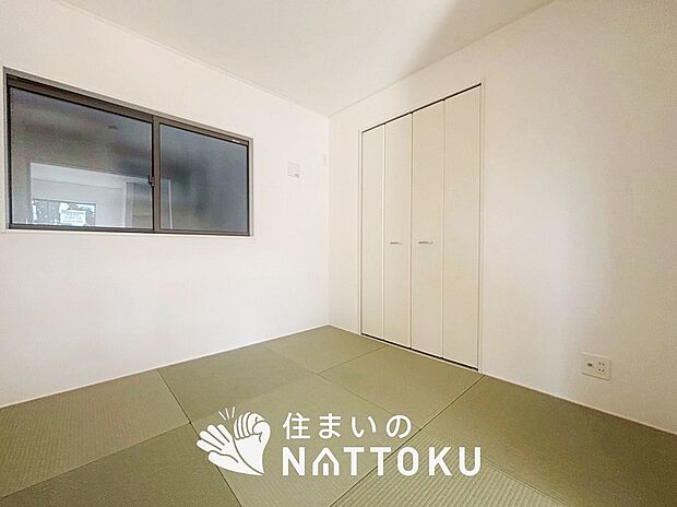 【現地写真(和室)】大壁仕様の新和室。くつろぎの空間です。