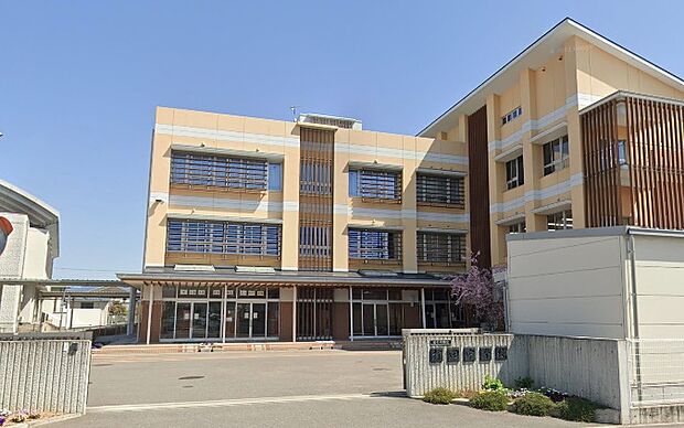 紀の川市立打田中学校(約1,300m)