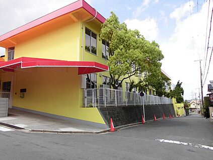 認定こども園早苗幼稚園 700ｍ(徒歩9分)