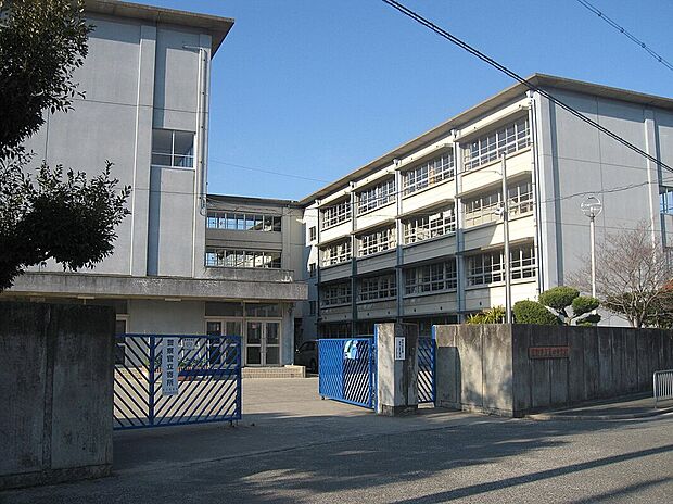 交野市立第四中学校（約600m）