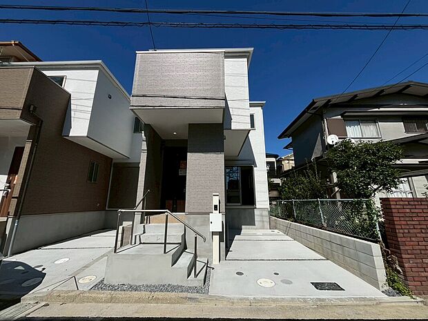 【現地写真(外観)【2号地】】お引渡し後も無償の定期点検を行っており、暮らしの安心をお届けしています。