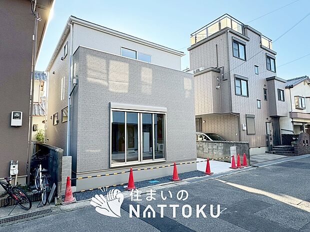 【現地写真（外観）】健康被害に配慮したもっとも安全性の高い建材を採用し、シックハウス対策をしております。