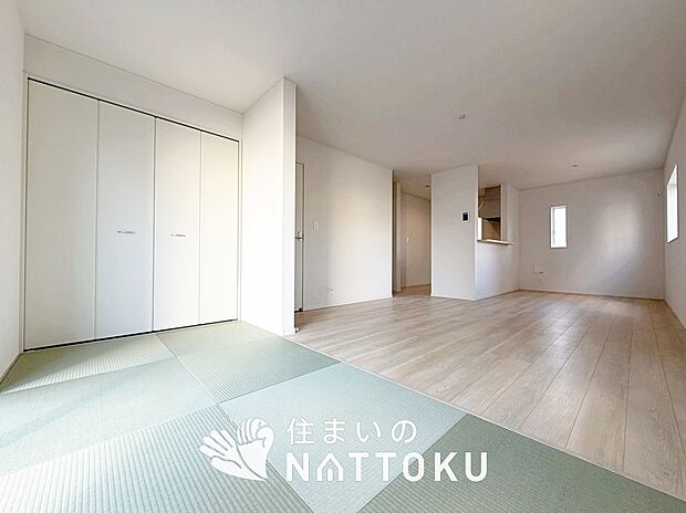 【現地写真（和室）】大壁仕様の新和室。くつろぎの空間です。