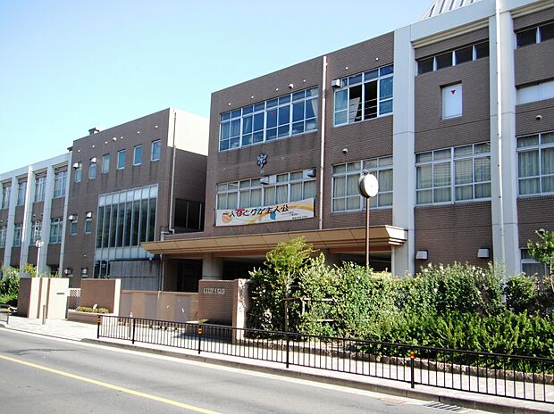 京都市立藤森中学校（約2,400m）