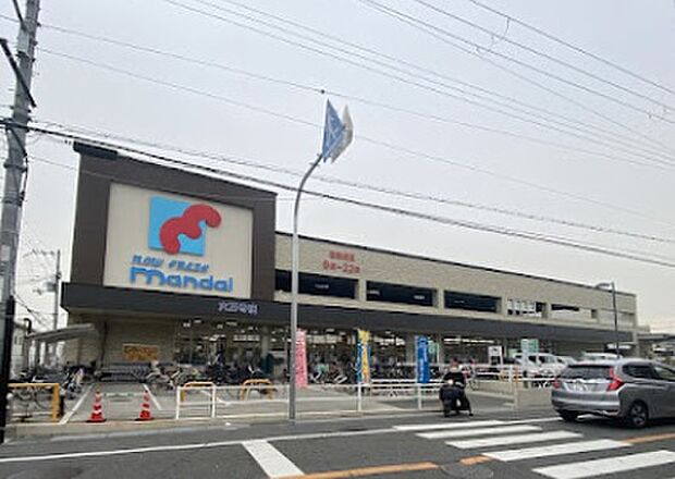 万代六万寺店(約1,100m)