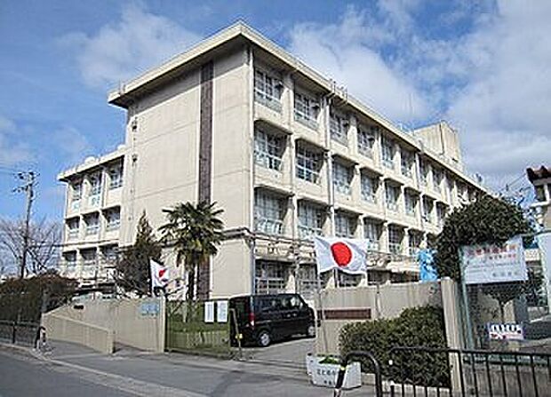 摂津市立鳥飼東小学校（約700m）