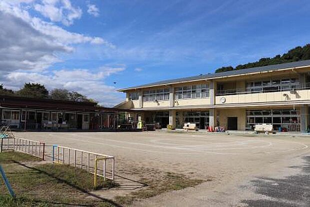 木津川市立木津幼稚園(約860m)