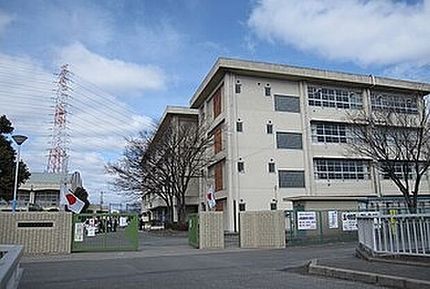 摂津市立第五中学校(約1,818m)