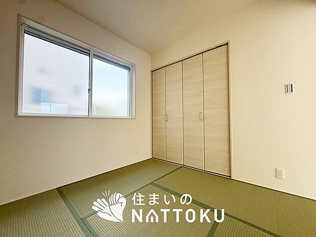 【現地写真(和室)】大壁仕様の新和室。くつろぎの空間です。