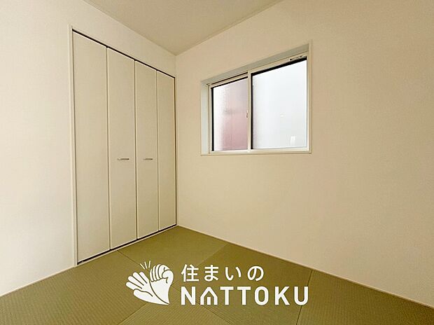 【現地写真(和室)】大壁仕様の新和室。くつろぎの空間です。