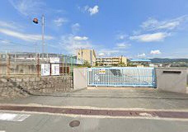 宇治市立南部小学校(約830m)