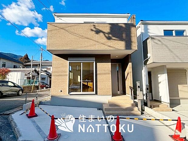 【現地写真(外観)【1号地】】断熱性、気密性を高める工夫で一年中ずっと心地よく暮らせる、高気密・高断熱です。