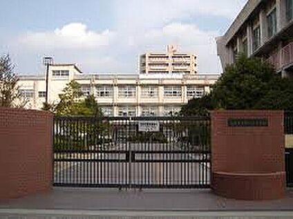 大阪市立住之江中学校 700ｍ(徒歩9分)