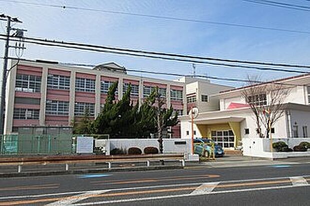 泉佐野市立北中小学校(約390m)