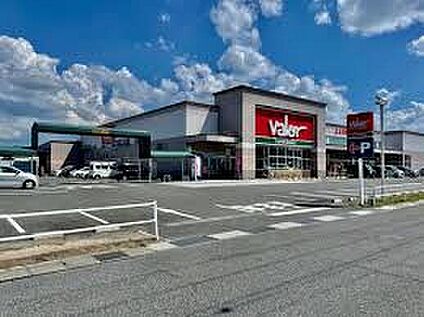 バロー草津店 1300ｍ(徒歩17分)