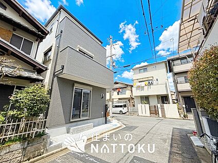 現地写真（前道含む外観）