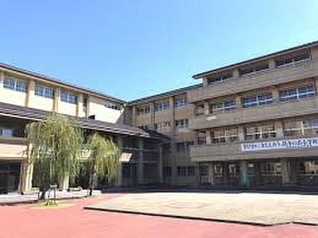 草津市立玉川中学校(約2,400m)