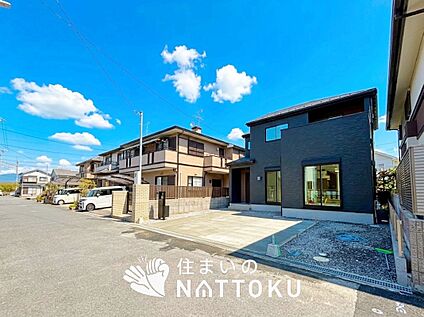 現地写真（前道含む外観）