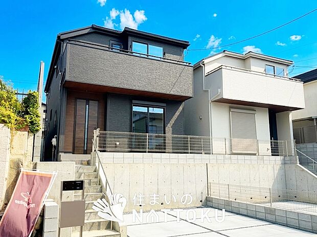 【現地写真(外観)【1号地】】雨で汚れを落とし、耐久性・耐候性に優れた外壁を使用しています。