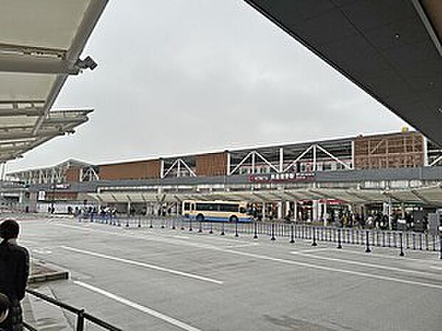 北大阪急行「箕面萱野駅」(約1m)