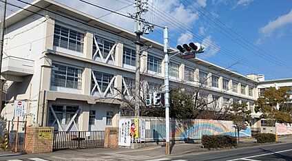 大山崎町立大山崎小学校 540ｍ(徒歩7分)