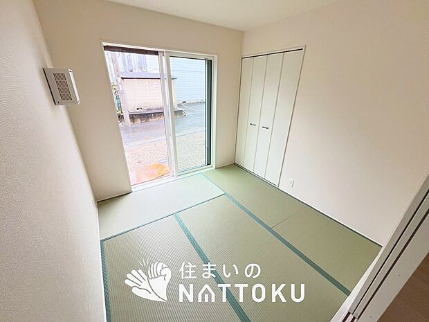 【現地写真(和室)】大壁仕様の新和室。くつろぎの空間です。