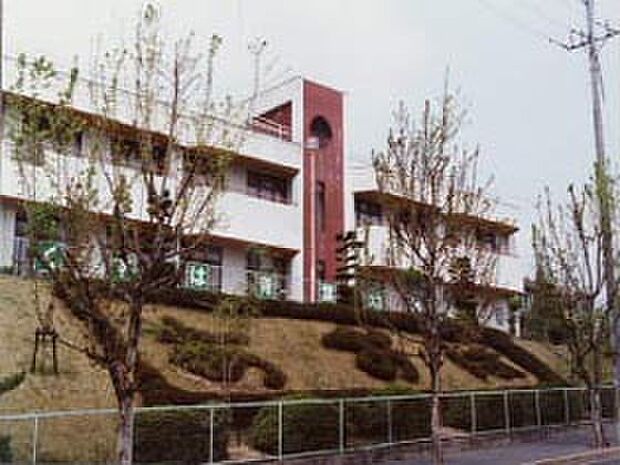 枚方市立楠葉中学校（約680m）