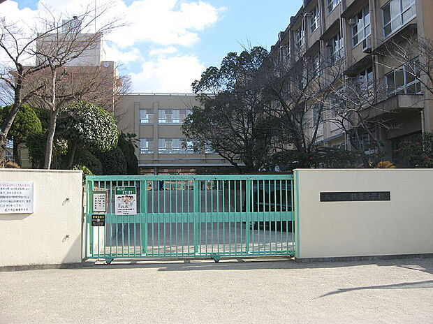 枚方市立楠葉中学校（約680m）