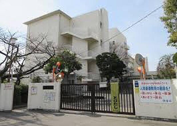 摂津市立鳥飼西小学校(約640m)