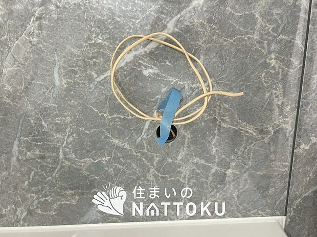 【給湯器リモコン】温度調整機能はもちろん、見やすいボタン配置でお湯はり・追い炊きが簡単操作可能です。