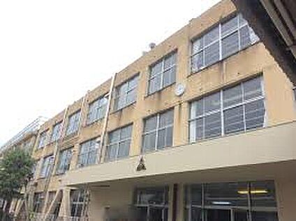 城陽市立久津川小学校 560ｍ(徒歩7分)