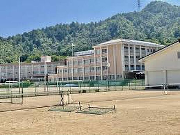 野洲市立野洲中学校（約4,300m）