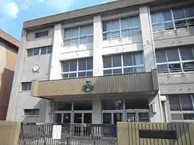 和歌山市立河西中学校（約1,300m）