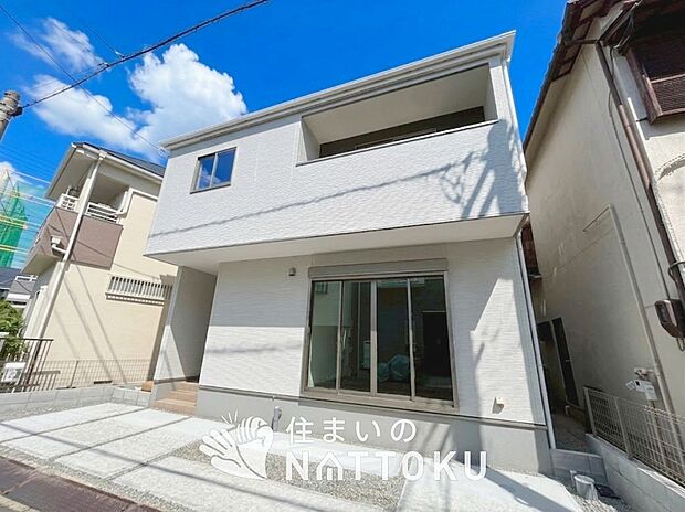 【現地写真（外観）】健康被害に配慮したもっとも安全性の高い建材を採用し、シックハウス対策をしております。