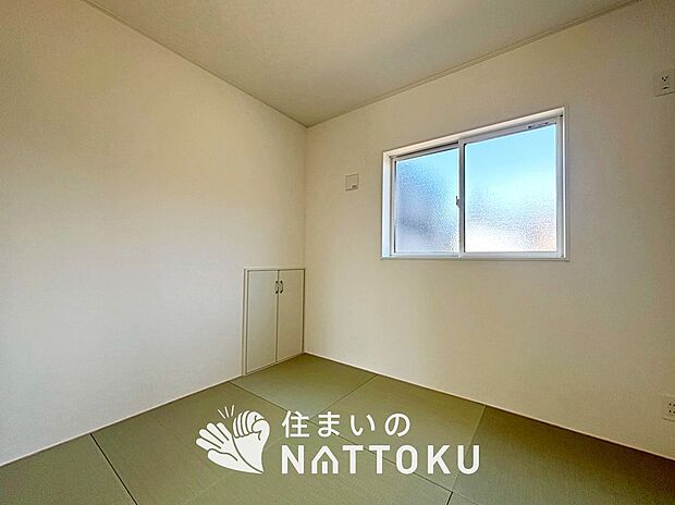 【現地写真(和室)】大壁仕様の新和室。くつろぎの空間です。