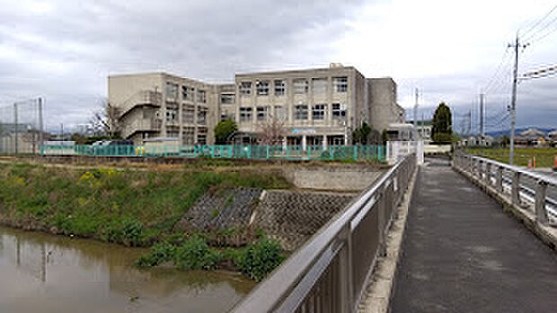 城陽市立古川小学校(約1,500m)