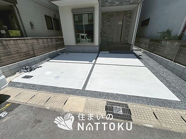 【現地写真(駐車場)】お引渡し後も無償の定期点検を行っており、暮らしの安心をお届けしています。