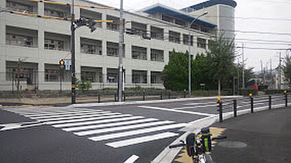 宇治市立大久保小学校 600ｍ(徒歩8分)