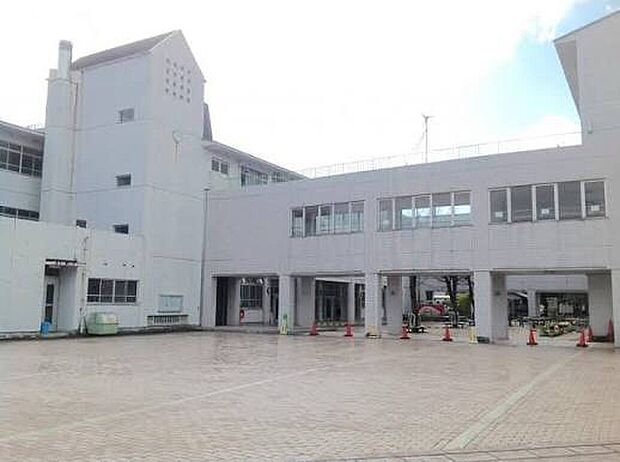 京都市立上里小学校(約640m)