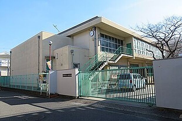 東大阪市立上小阪中学校(約290m)