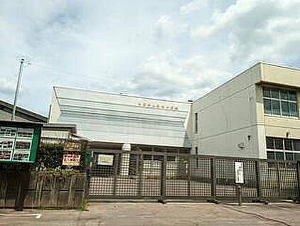 亀岡市立詳徳中学校 1400ｍ(徒歩18分)