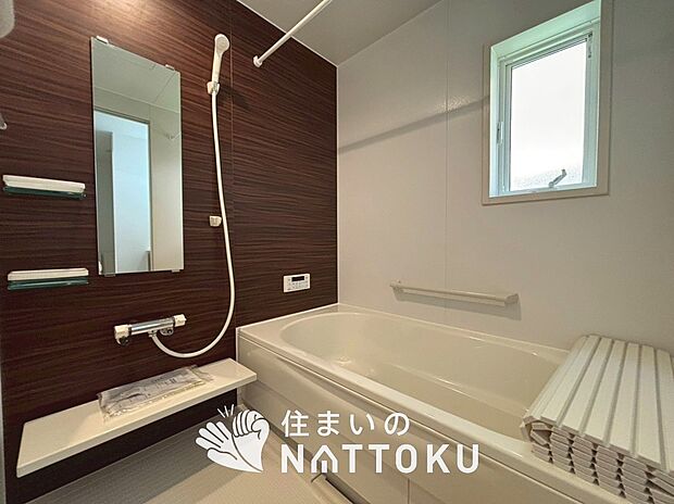【現地写真(浴室)】浴室暖房乾燥機付き。1坪タイプで広々です。